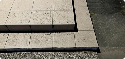 段差があり危ない